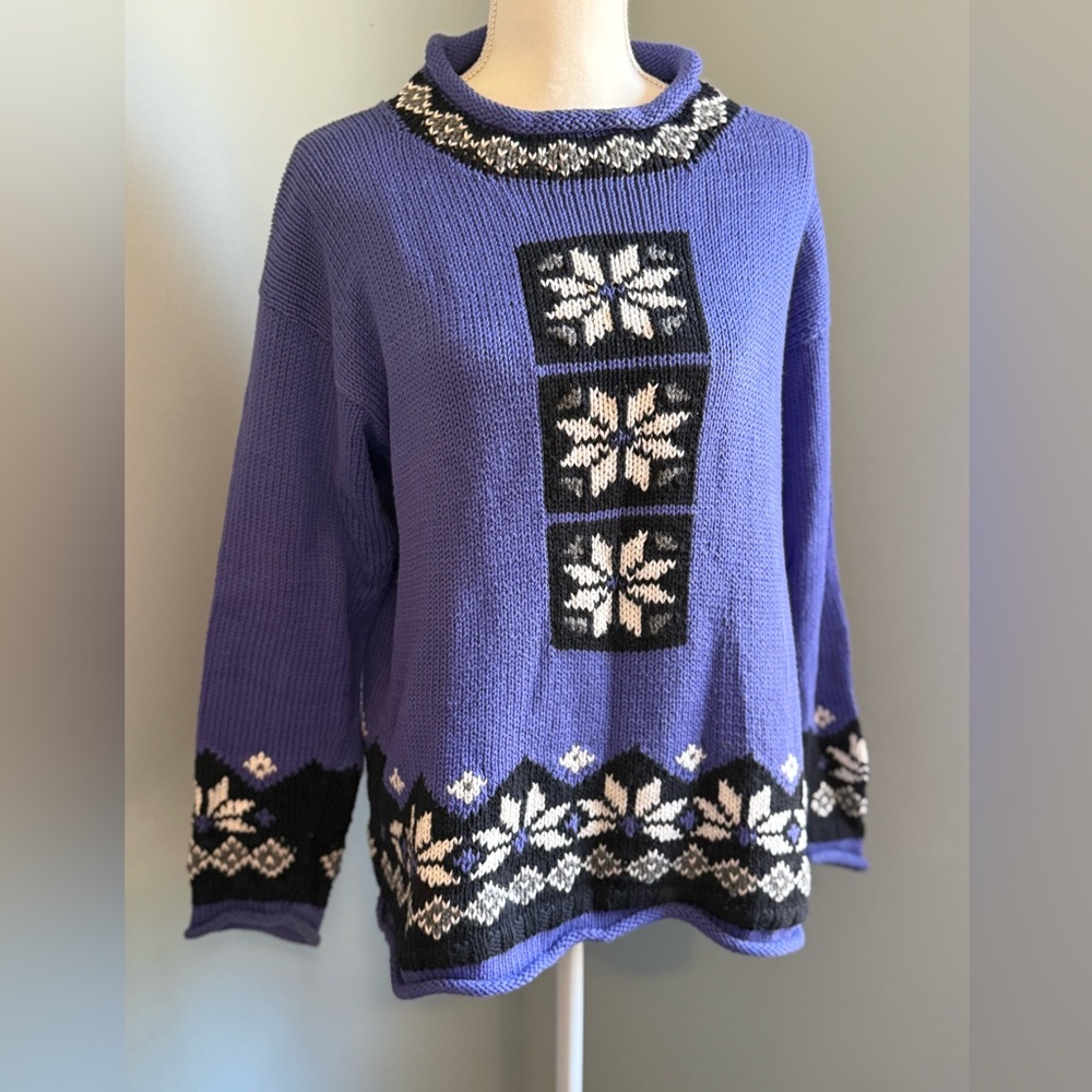 Rey Wear, hand knitted, size Large.  Made in Bolivia.  Smoke-free home